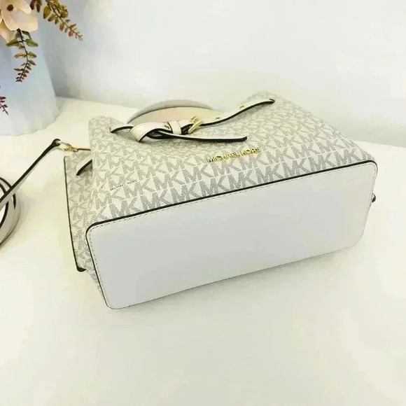 Michael Kors Purse & Wallet Emilia Small Satchel Light Cream MK Signature - Picture 7 of 12
